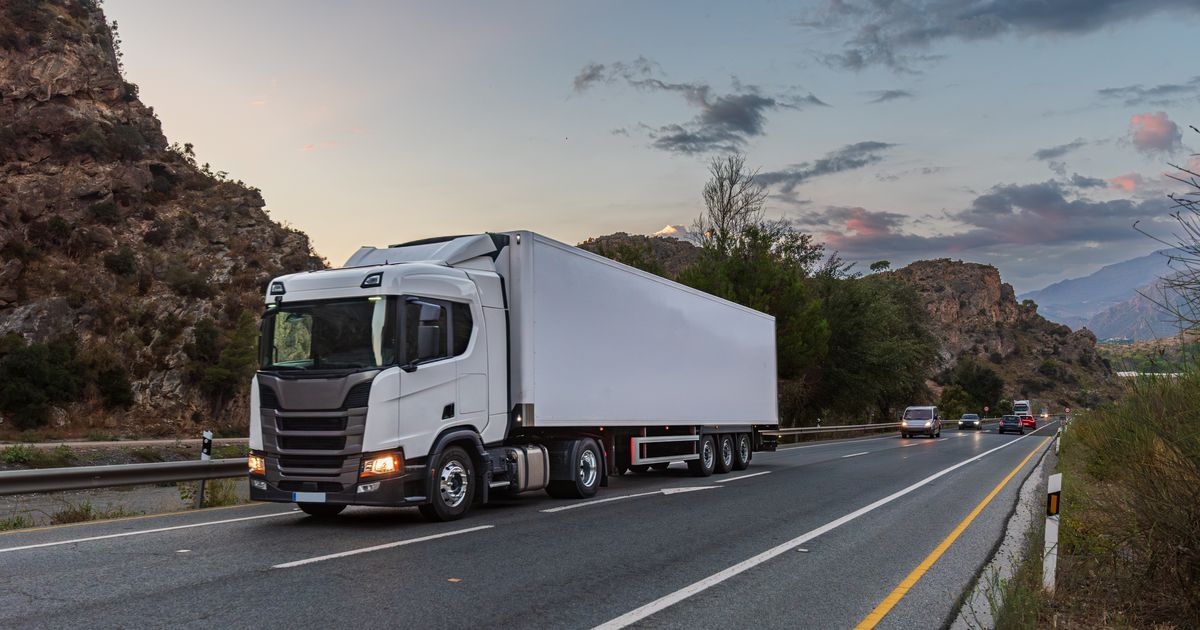 Refrigerated transport. Guaranteed constant temperature 24/7 | ATT